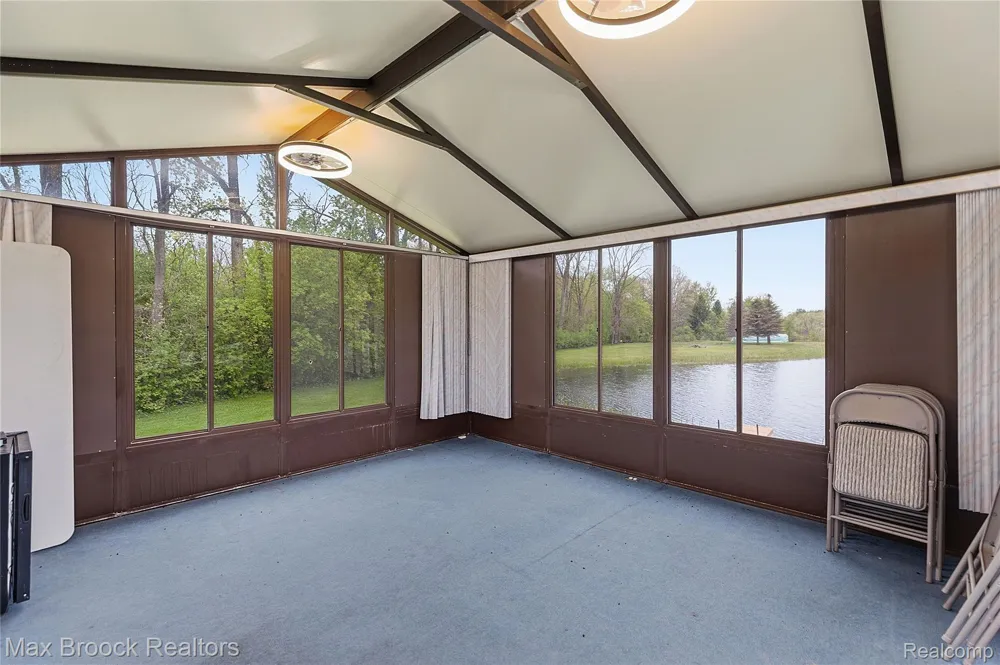1392 Maple Grove Road Lapeer Township, MI 48446
