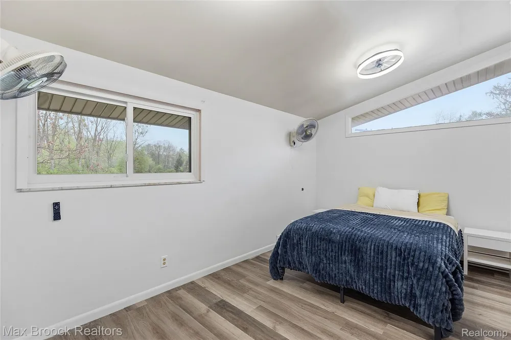 1392 Maple Grove Road Lapeer Township, MI 48446