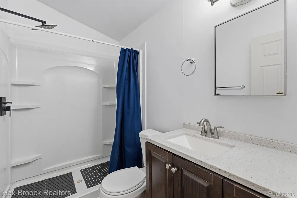 1392 Maple Grove Road Lapeer Township, MI 48446