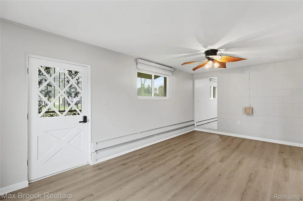 1392 Maple Grove Road Lapeer Township, MI 48446