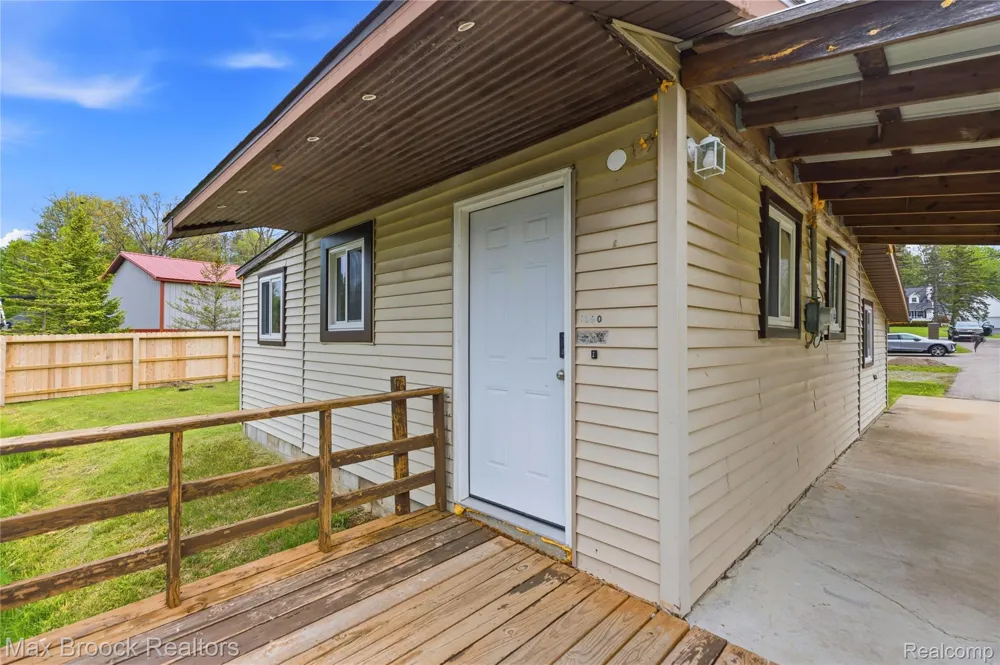 1392 Maple Grove Road Lapeer Township, MI 48446