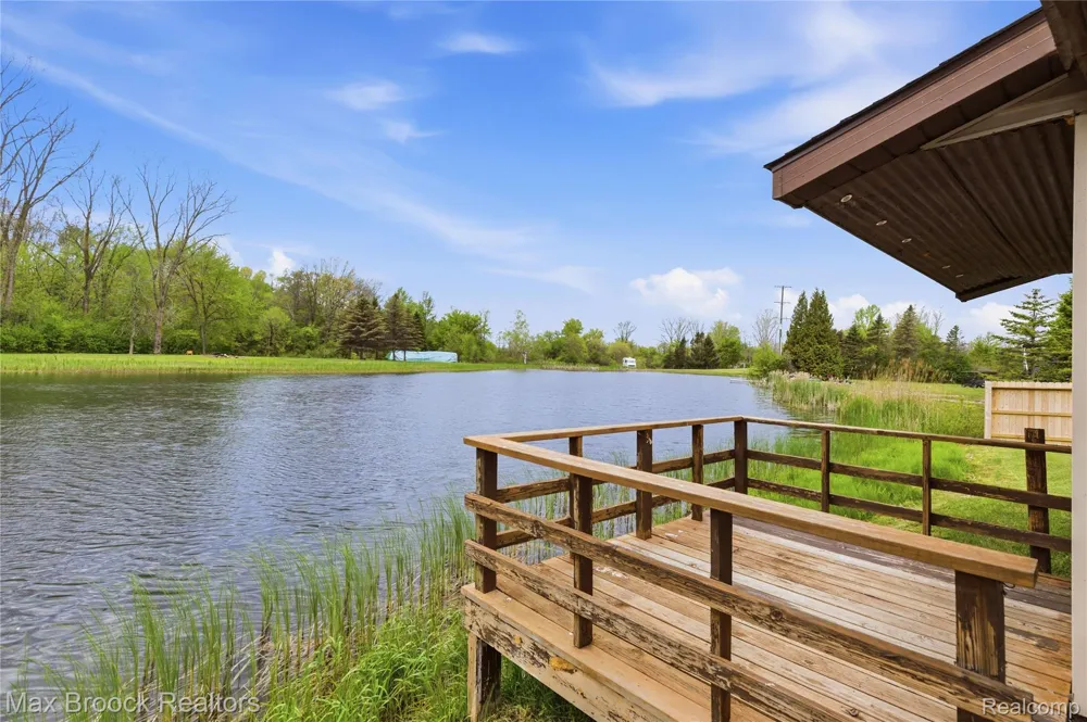 1392 Maple Grove Road Lapeer Township, MI 48446