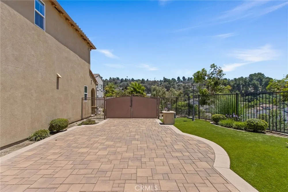 21078 Willow Heights Diamond Bar, CA 91765
