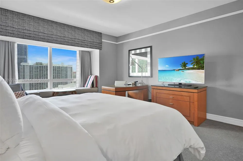 1435 Brickell Ave #3210 Miami, FL 33131