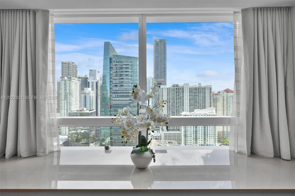 1435 Brickell Ave #3210 Miami, FL 33131