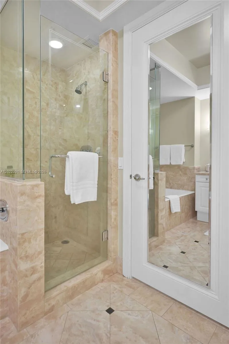1435 Brickell Ave #3210 Miami, FL 33131