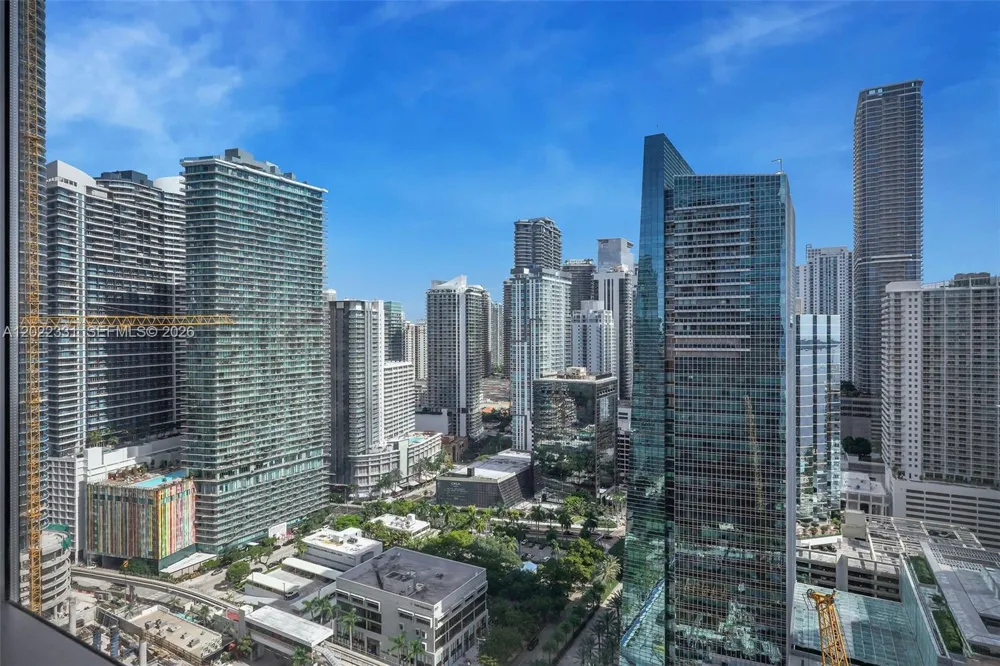 1435 Brickell Ave #3210 Miami, FL 33131