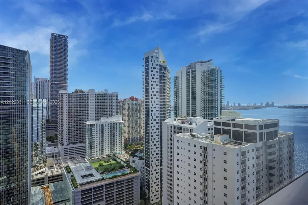 1435 Brickell Ave #3210 Miami, FL 33131