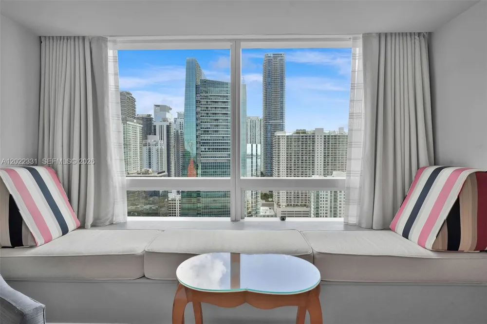 1435 Brickell Ave #3210 Miami, FL 33131