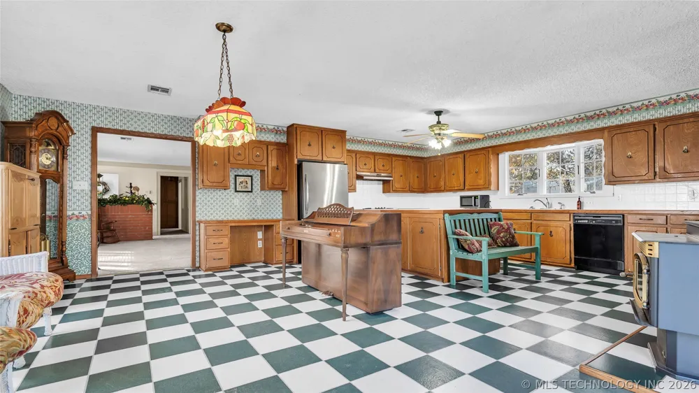 204 Bear Hollow Road Wilson, OK 73463