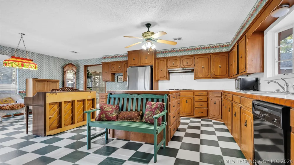 204 Bear Hollow Road Wilson, OK 73463