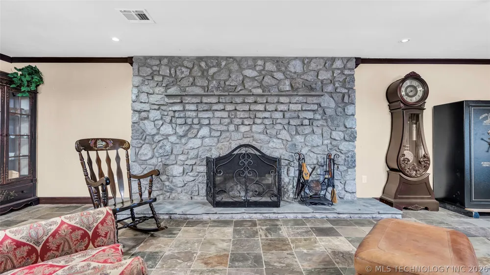 204 Bear Hollow Road Wilson, OK 73463