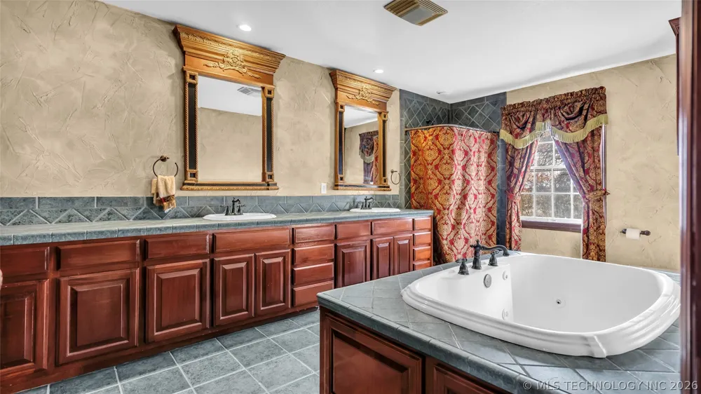 204 Bear Hollow Road Wilson, OK 73463