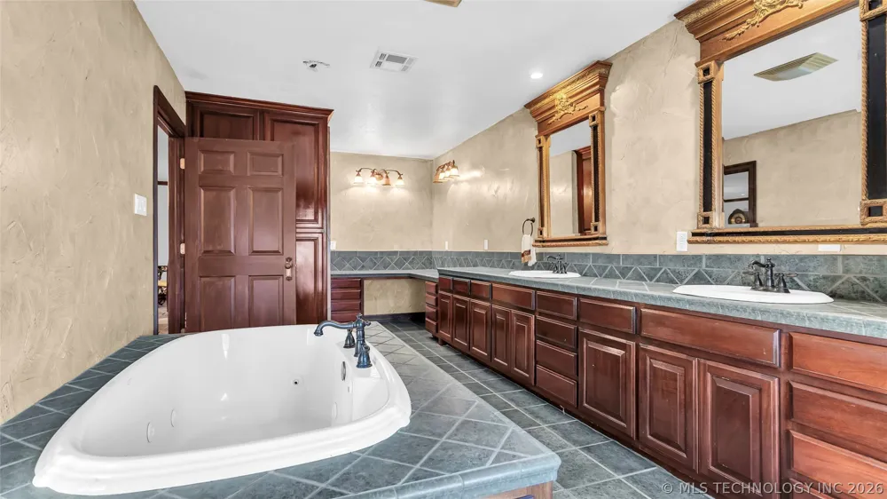 204 Bear Hollow Road Wilson, OK 73463