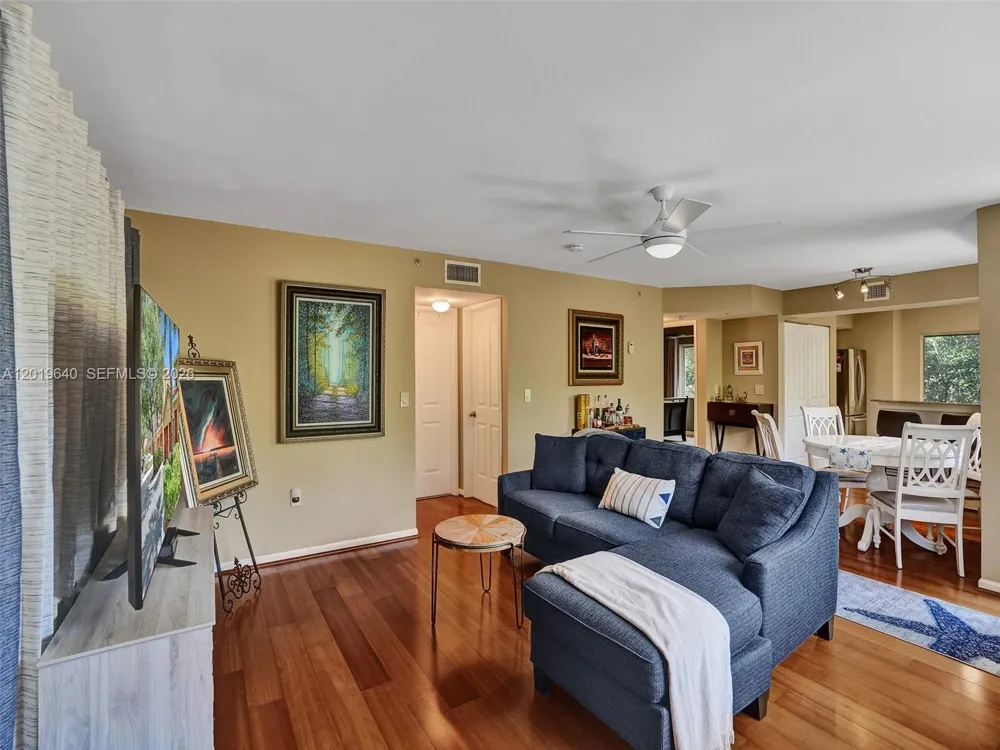 300 Scotia Dr #206 Hypoluxo, FL 33462