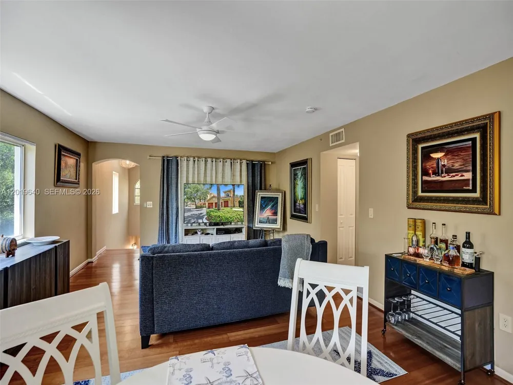 300 Scotia Dr #206 Hypoluxo, FL 33462