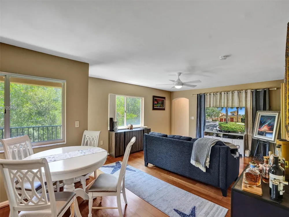 300 Scotia Dr #206 Hypoluxo, FL 33462