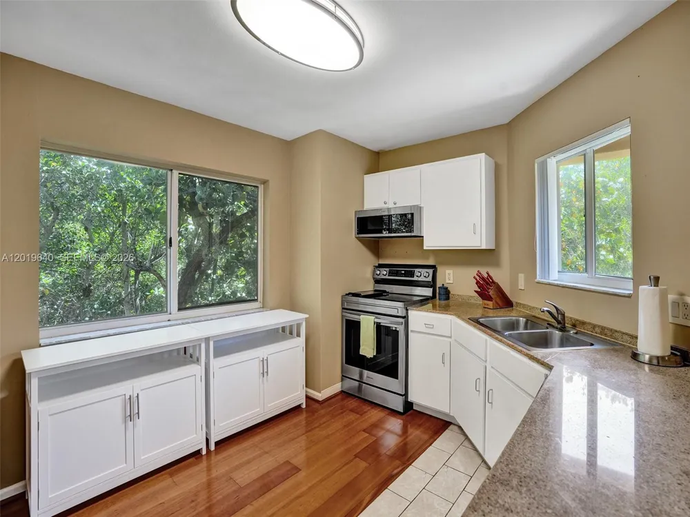 300 Scotia Dr #206 Hypoluxo, FL 33462