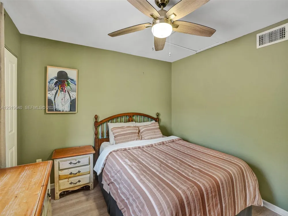300 Scotia Dr #206 Hypoluxo, FL 33462
