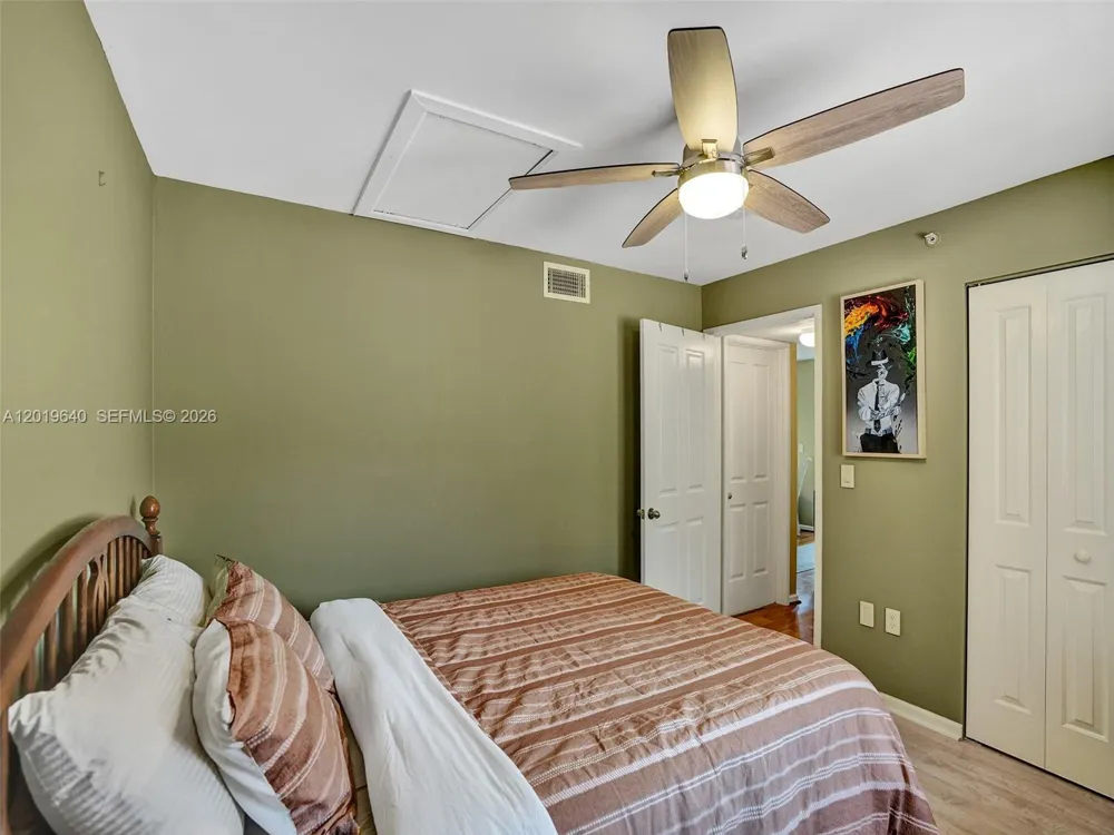 300 Scotia Dr #206 Hypoluxo, FL 33462