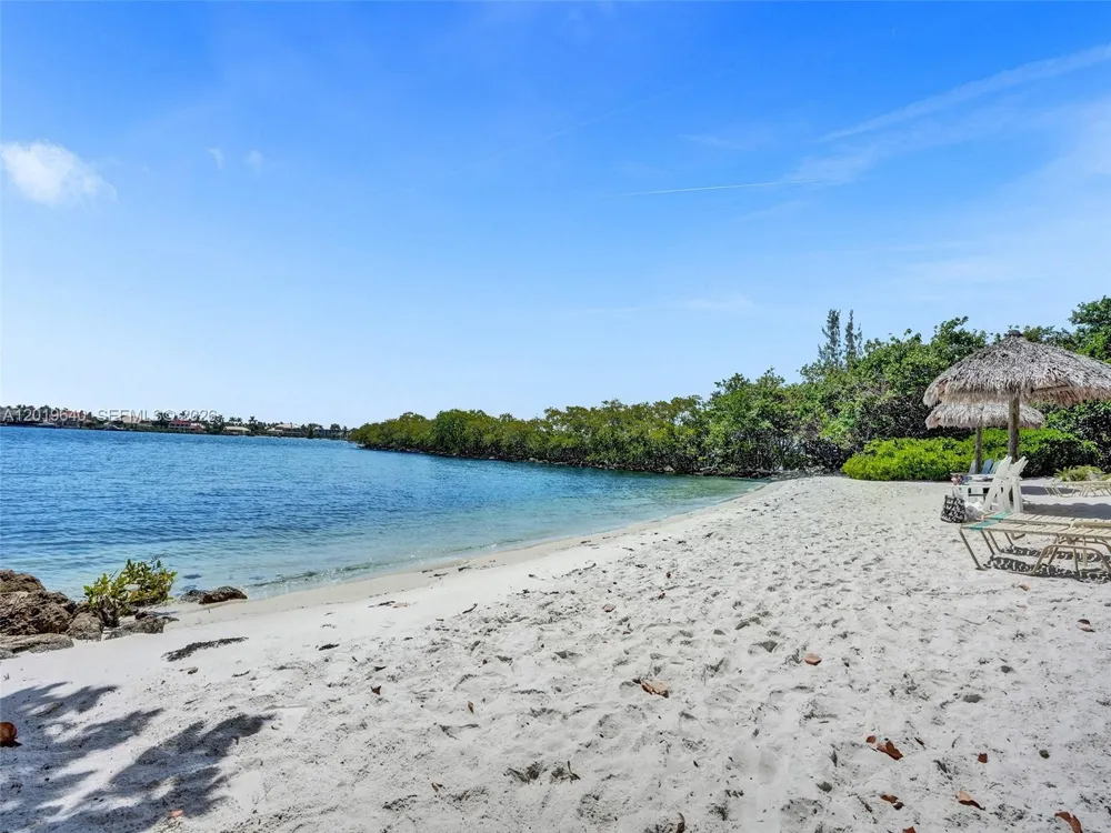 300 Scotia Dr #206 Hypoluxo, FL 33462