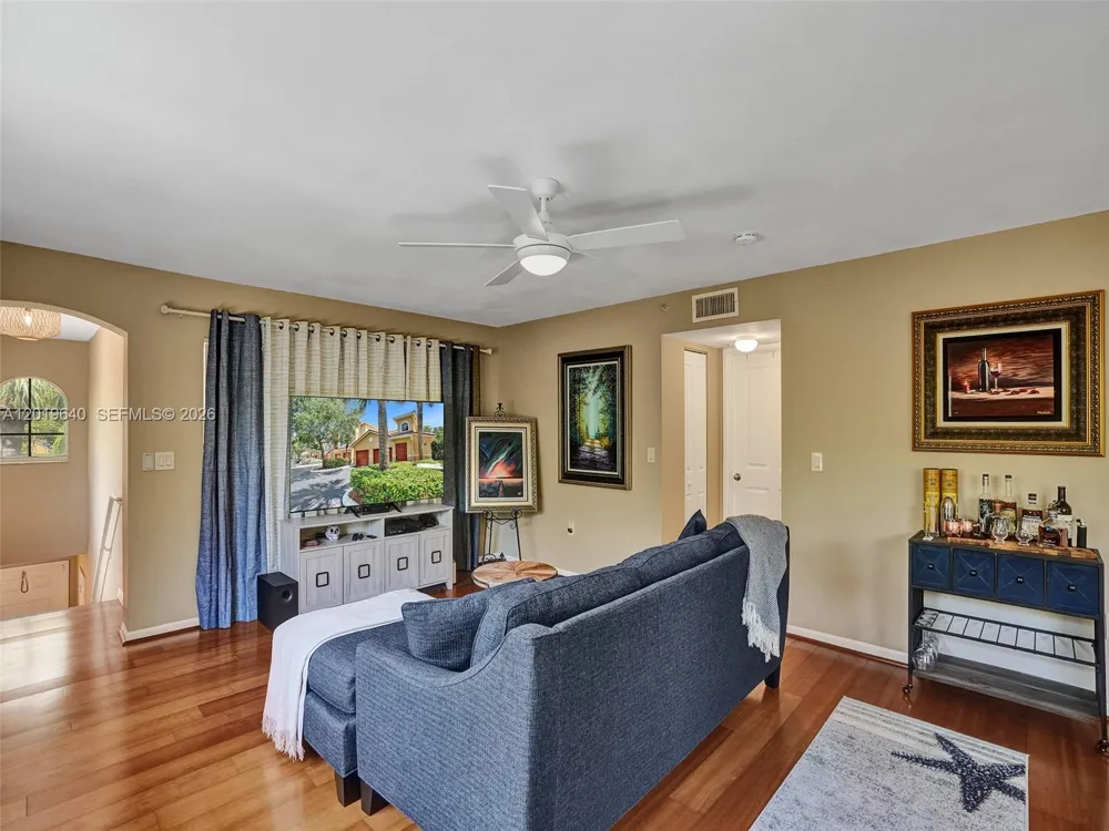 300 Scotia Dr #206 Hypoluxo, FL 33462