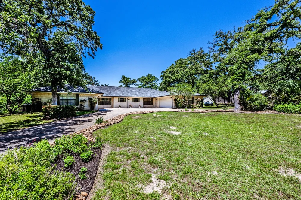 67 Fairway Drive Hilltop Lakes, TX 77871