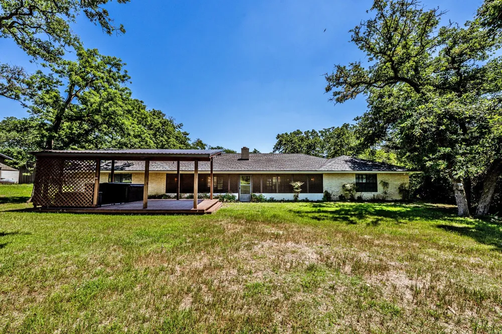67 Fairway Drive Hilltop Lakes, TX 77871