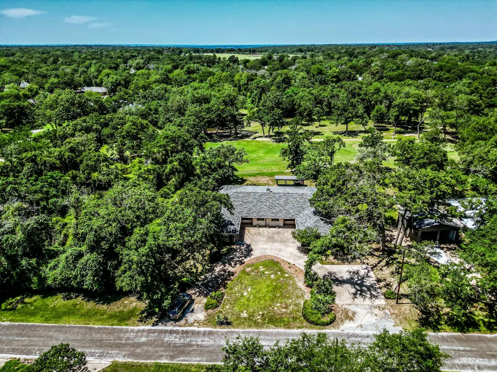 67 Fairway Drive Hilltop Lakes, TX 77871