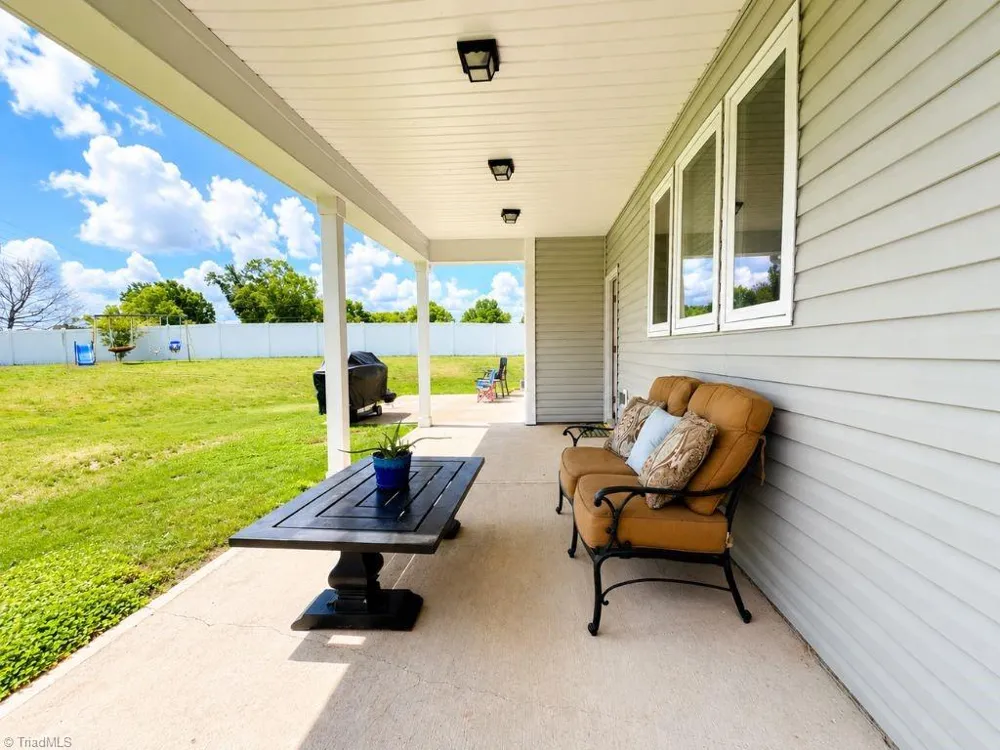 3125 Fortnight Road Pfafftown, NC 27040