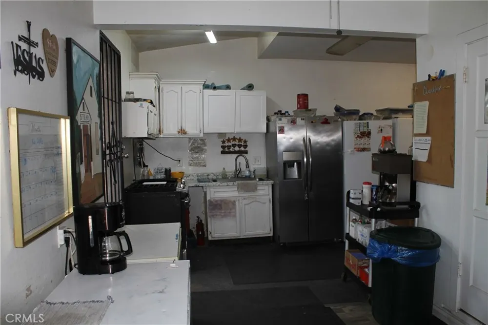 6035 Mesa Los Angeles, CA 90042