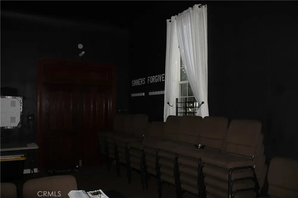 6035 Mesa Los Angeles, CA 90042