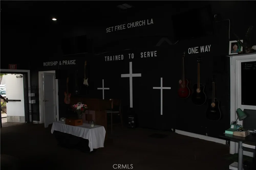 6035 Mesa Los Angeles, CA 90042