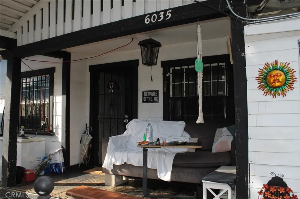 6035 Mesa Los Angeles, CA 90042