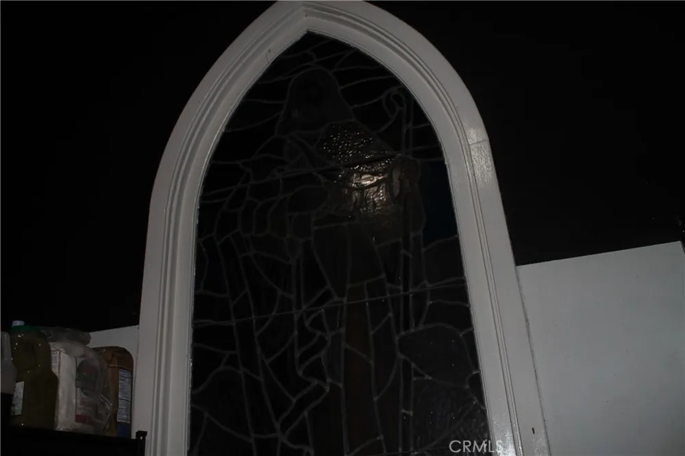 6035 Mesa Los Angeles, CA 90042