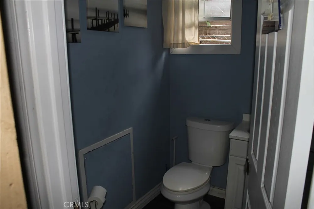 6035 Mesa Los Angeles, CA 90042