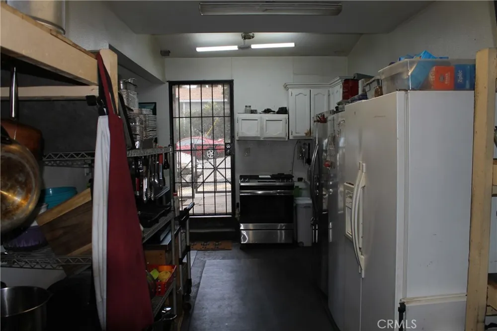 6035 Mesa Los Angeles, CA 90042