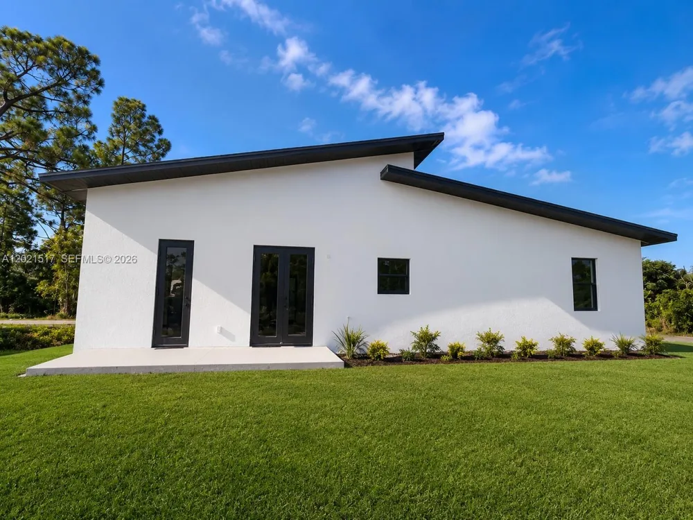 703 LONG ISLAND Lehigh Acres, FL 33974