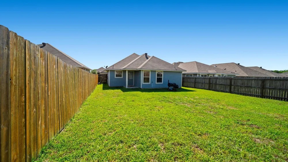 117 Dove Court Navasota, TX 77868