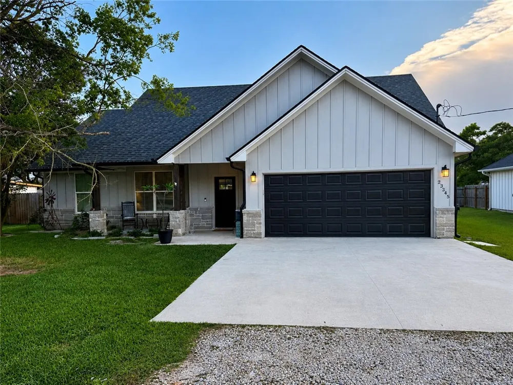 23245 Fm 244 Iola, TX 77861