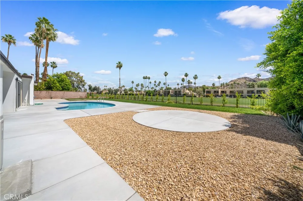 5191 E Lakeside Dr Palm Springs, CA 92264