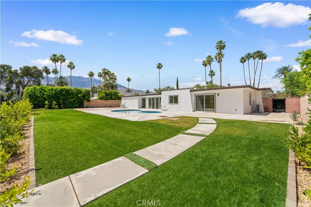 5191 E Lakeside Dr Palm Springs, CA 92264