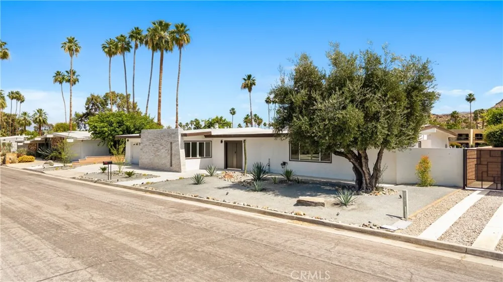 5191 E Lakeside Dr Palm Springs, CA 92264