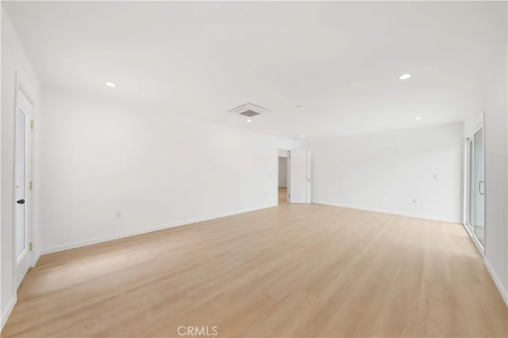 5191 E Lakeside Dr Palm Springs, CA 92264