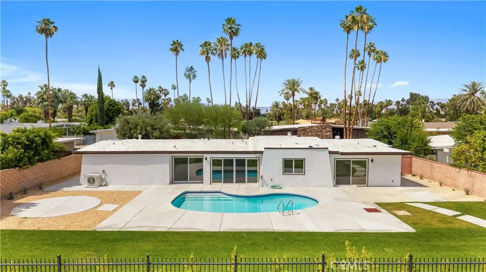 5191 E Lakeside Dr Palm Springs, CA 92264