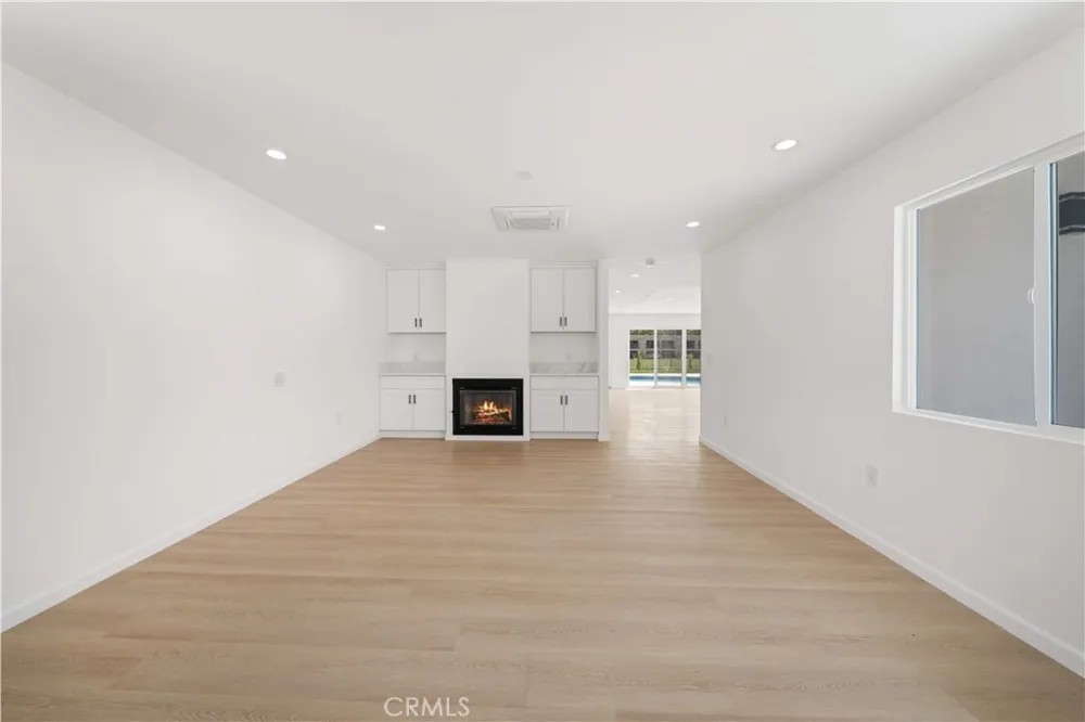 5191 E Lakeside Dr Palm Springs, CA 92264