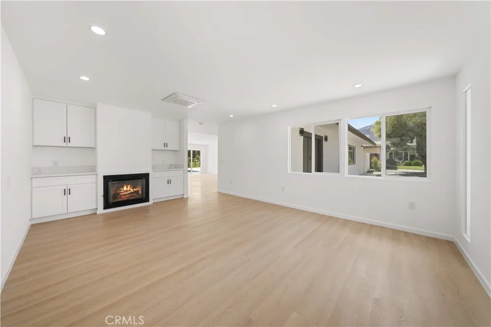 5191 E Lakeside Dr Palm Springs, CA 92264