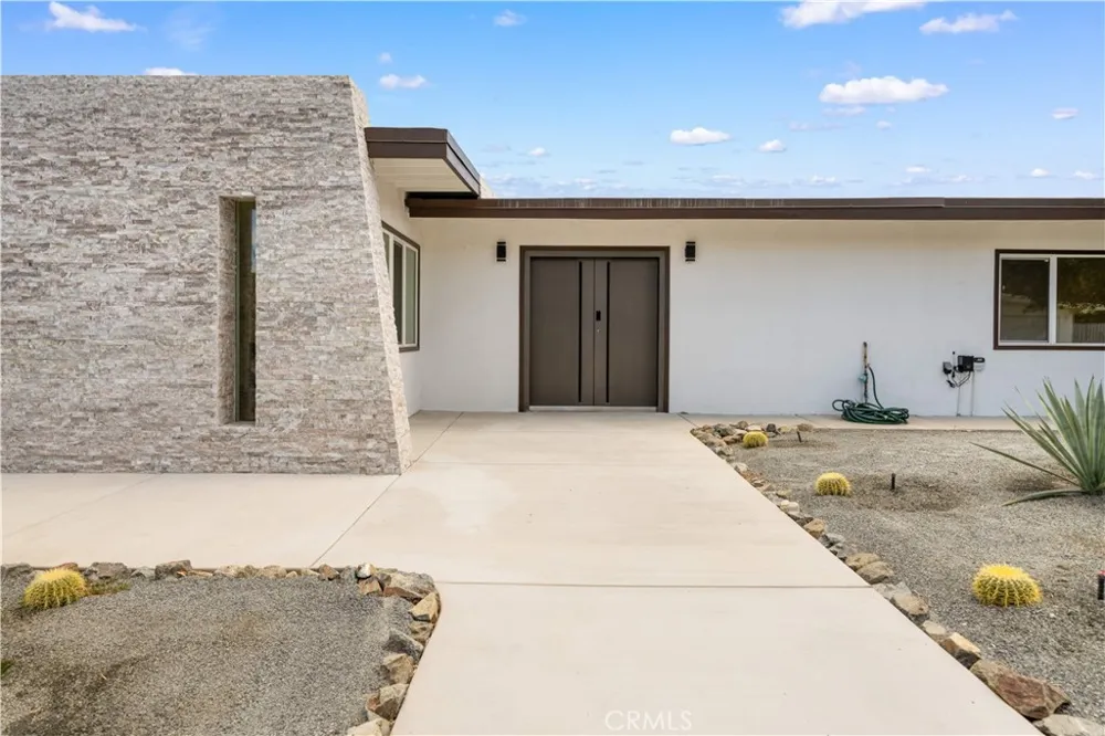 5191 E Lakeside Dr Palm Springs, CA 92264