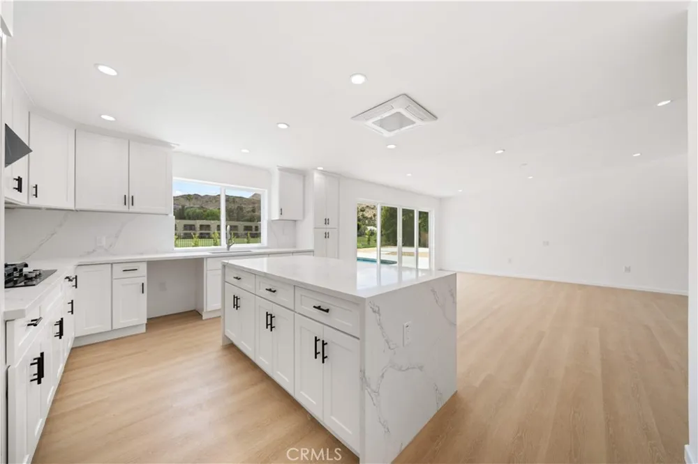 5191 E Lakeside Dr Palm Springs, CA 92264