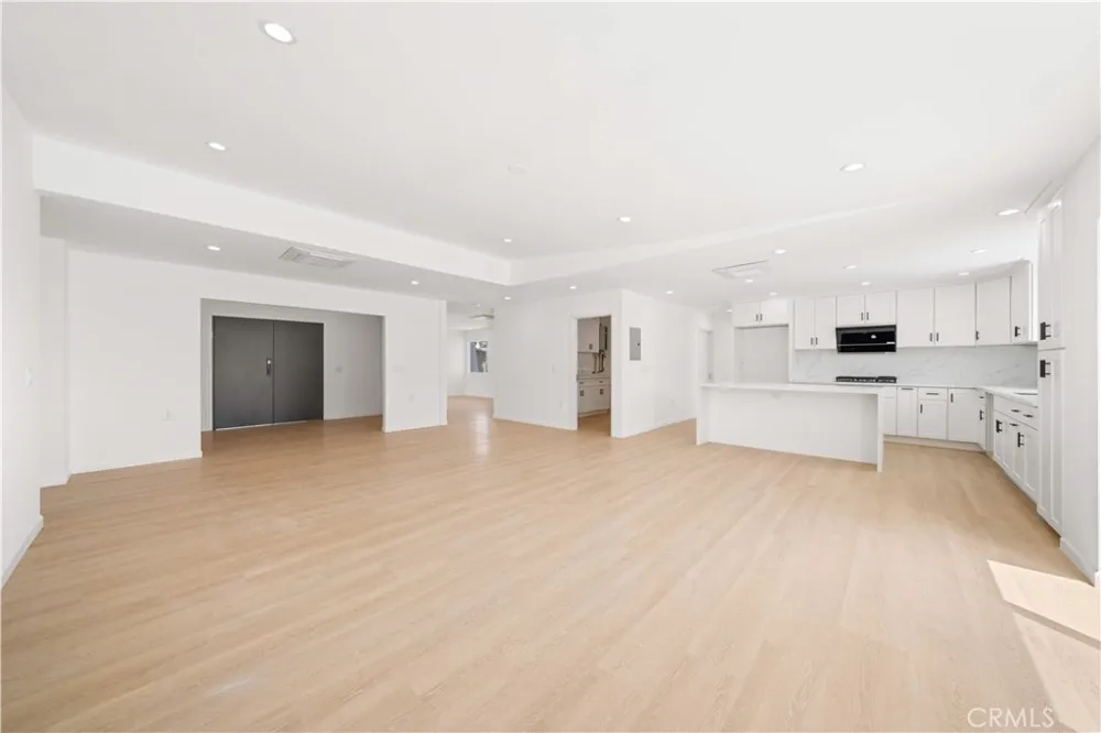 5191 E Lakeside Dr Palm Springs, CA 92264